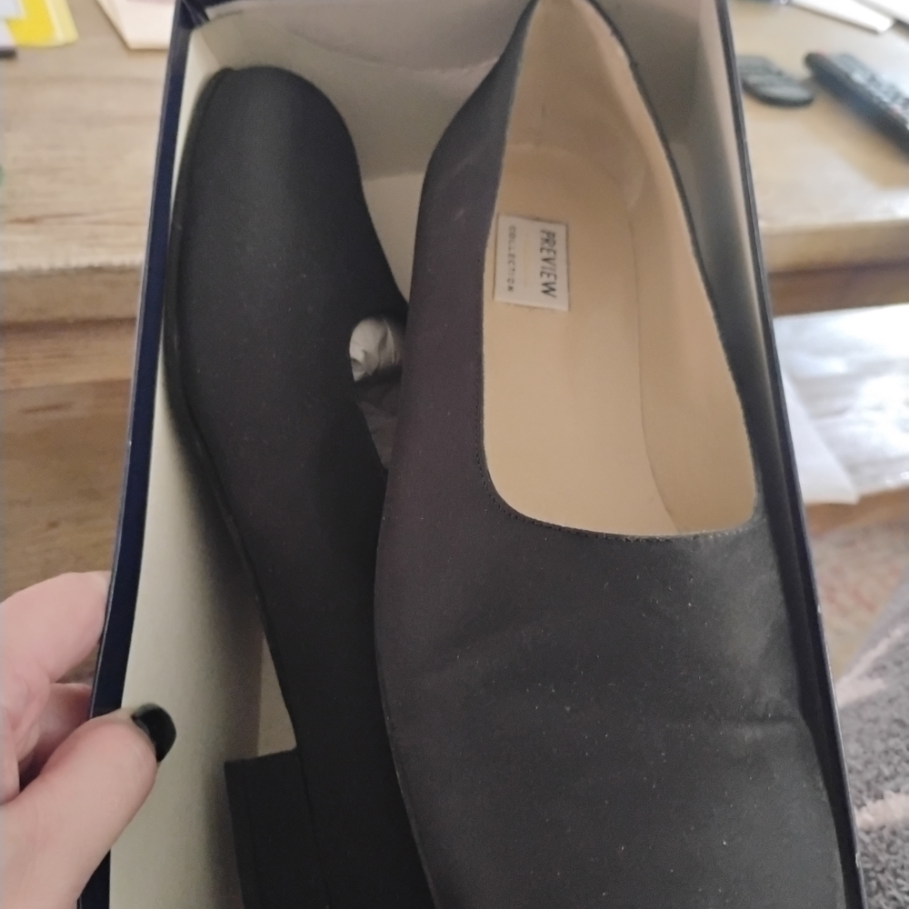 Preview Women's Elegant Black Flats